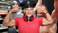 Junge Auszubildene zur Sicherheitsfachkraft von UFC Sergeant Nick Hein empfangen Junge Auszubildene zur Sicherheitsfachkraft von UFC Sergeant Nick Hein empfangen