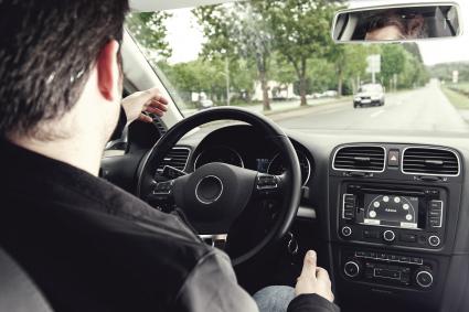 KÜS: Autonomes Fahren – Umfrage zum Tag der Verkehrssicherheit (FOTO)