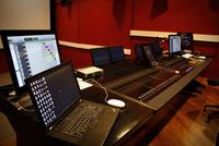 Loudness Films verringert Störgeräusche am Schnittplatz mit dem Draco tera compact KVM-Matrixswitch