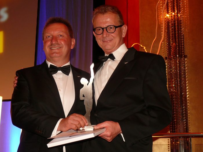 KFM Deutsche Mittelstand AG beim „Großen Preis des Mittelstandes 2015“ der Oskar-Patzelt-Stiftung ausgezeichnet KFM Deutsche Mittelstand AG beim „Großen Preis des Mittelstandes 2015“ der Oskar-Patzelt-Stiftung ausgezeichnet