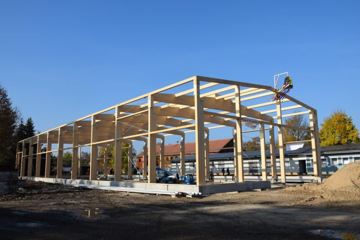 MAX-Holz Systemtechnik GmbH baut für die Herstellung von Häusern der Firma MAX-Haus nachhaltigen Kriterien MAX-Holz Systemtechnik GmbH baut für die Herstellung von Häusern der Firma MAX-Haus nachhaltigen Kriterien