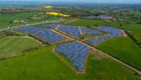 Hanwha Q CELLS schließt Finanzierung für Solarprojekt Tower Hill Farms mit 8,1 MW in UK ab