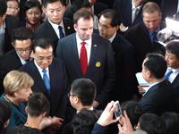Bundeskanzlerin Merkel informiert sich in Hefeiüber Osnabrücker Export-Studiengang LOGinCHINA
