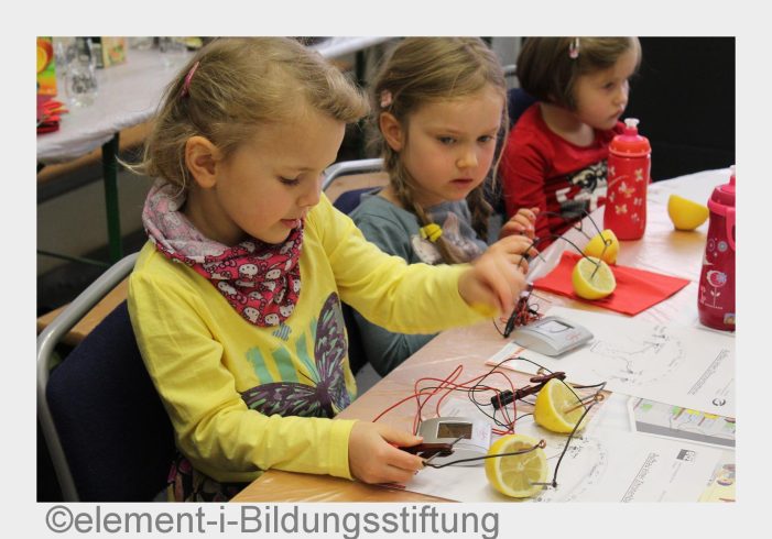 Teilnehmerzahl nahezu verdreifacht – 460 Kinder beim 2. Tüftler- und Forscherinnentag Baden-Württemberg Teilnehmerzahl nahezu verdreifacht – 460 Kinder beim 2. Tüftler- und Forscherinnentag Baden-Württemberg
