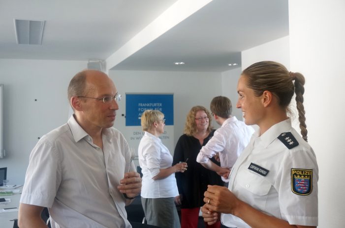 Freiheitsrechte und Selbstbestimmung haben hohen Wert für Menschen mit Pflegebedarf Freiheitsrechte und Selbstbestimmung haben hohen Wert für Menschen mit Pflegebedarf
