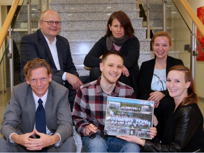 Controlware spendet an academic experience Worldwide