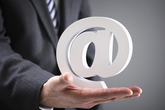 Mit E-Mails effektiv Marketing und Pressearbeit betreiben Mit E-Mails effektiv Marketing und Pressearbeit betreiben