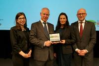 Volvo FH gewinnt Europäischen Transportpreis für Nachhaltigkeit 2016