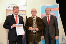 CNC-Zerspanungstechnik Wolfgang Bortz GmbH aus Sinsheim erhält Ausbildungs-Stele