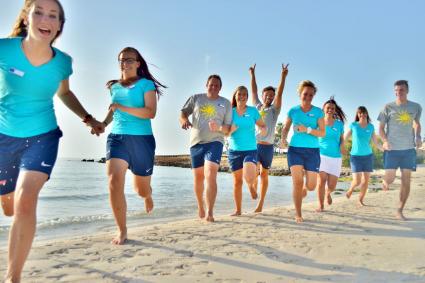 alltours sucht zum Sommer 80 neue Mitarbeiter für die Bereiche Fitness, Sport, Personaltraining und Kinderbetreuung / Berufserfahrungen sammeln auf den Kanaren, Mallorca und Griechenland (FOTO)