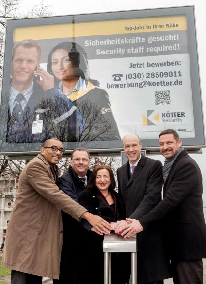 Stellenoffensive: KÖTTER Security startet Plakataktion in Berlin / Auftakttermin mit Senatorin Dilek Kolat und der Geschäftsführung (FOTO)