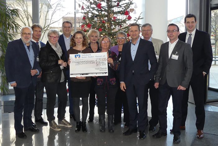 arvato Financial Solutions unterstützt auch 2015 benachteiligte Kinder, Jugendliche und Frauen vor Ort