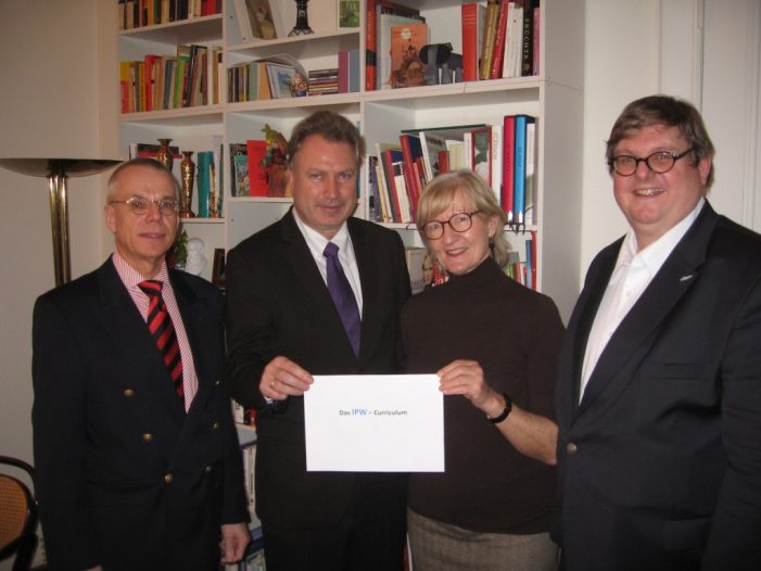 Mehr Ingenieurkompetenz im Management ? IfKom und IPW begründen Partnerschaft