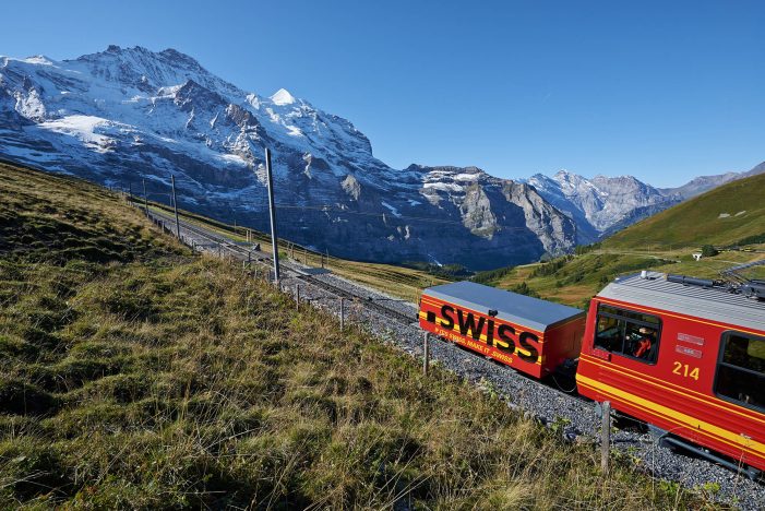 Swiss-Domains: Start auf dem Eis Swiss-Domains: Start auf dem Eis