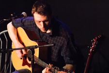 24. Januar 14 Uhr in Birkenried: Sonntags-Matinee mit Simon Kempston, Schottland  Singer/Songwriter mit Finger-Picking-Style