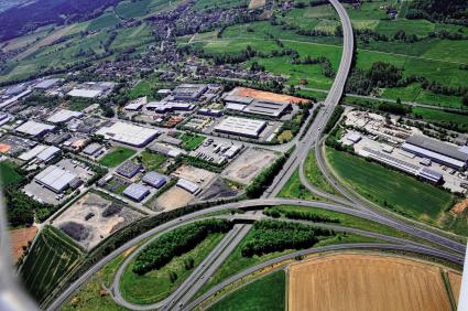 Glasfasernetz lockt Hightech-Unternehmen nach Eichenzell / Region Fulda: Standort für Technologie und Innovation im Industriepark Rhön (FOTO)