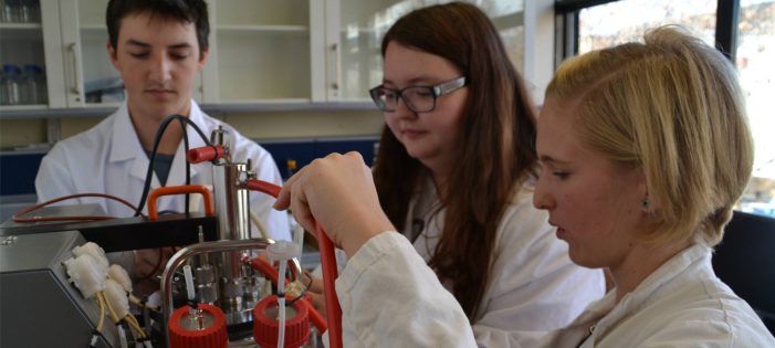 Informatiker der Hochschule Reutlingen starten Schulprojekt mit Reutlinger Gymnasium