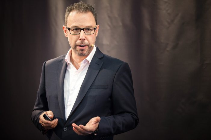 So kommt mehr Engagement in Führung, Zusammenarbeit und Kundenkontakt So kommt mehr Engagement in Führung, Zusammenarbeit und Kundenkontakt