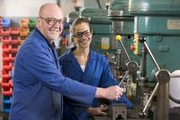 Zukunftssicherheit in Unternehmen: Arbeitsplätze altersgerecht gestalten