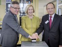 Bundesministerin Wanka besucht Schaeffler Bundesministerin Wanka besucht Schaeffler