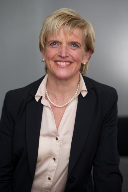 Dr. Beate Mand zum VDE-Vorstandsmitglied bestellt / VDE vollzieht Umbau an der Spitze (FOTO)