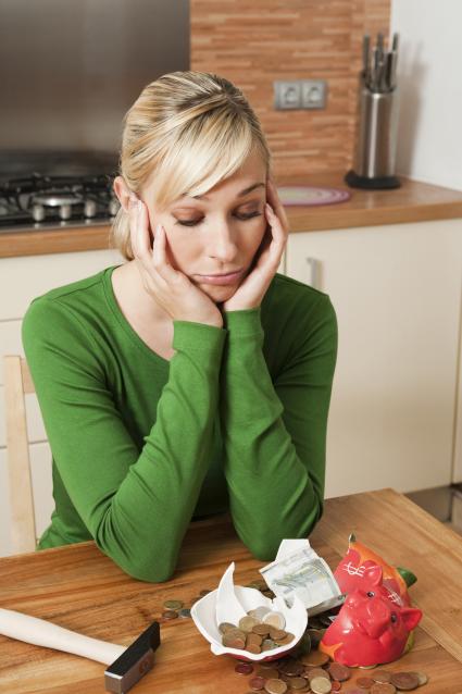Frauen vernachlässigen Altersvorsorge / Zum Weltfrauentag am 8. März: Frauen verdienen weniger als Männer und erhalten viel weniger Rente/Die DVAG gibt Tipps für mehr Geld und weniger Sorgen im Alter (FOTO)