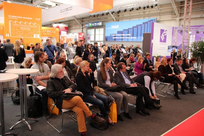 Erfolgreiche Bilanz: Podiumsdiskussionen auf der CeBIT zu Industrie 4.0, Unternehmen 4.0 und Arbeitswelt 4.0 standen im Fokus des Interesses Erfolgreiche Bilanz: Podiumsdiskussionen auf der CeBIT zu Industrie 4.0, Unternehmen 4.0 und Arbeitswelt 4.0 standen im Fokus des Interesses
