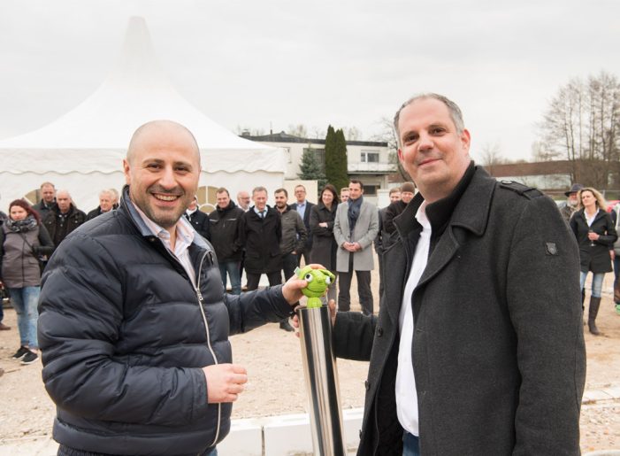 Grundsteinlegung bei der primeLine Unternehmensgruppe Grundsteinlegung bei der primeLine Unternehmensgruppe