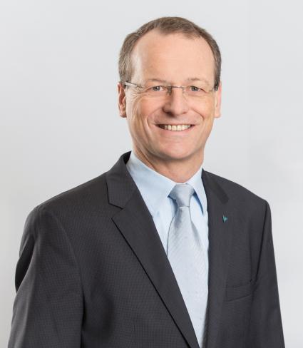 TÜV Rheinland mit Rekordumsatz: Wachstum in allen Bereichen / Umsatz steigt um insgesamt 8,7 Prozent auf fast 1,9 Milliarden Euro / Weltweit 19.630 Beschäftigte / Ergebnis über 100 Millionen Euro (FOTO)