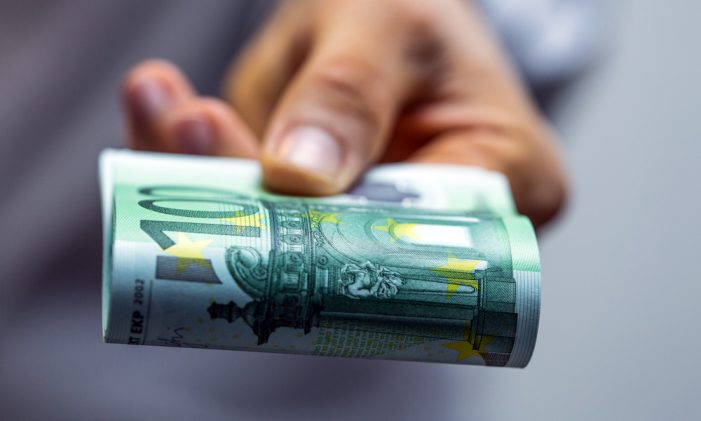 Sparfreunde Deutschland erklären: weniger Geld als angekündigt! Sparfreunde Deutschland erklären: weniger Geld als angekündigt!