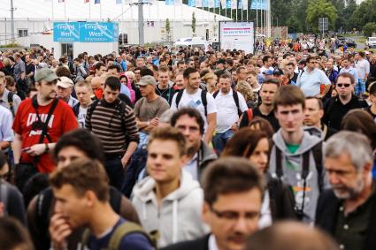 Der schnellste Weg zur ILA 2016 / Veranstalter empfehlen Anfahrt mitöffentlichen Verkehrsmitteln / Neu: „Long Friday“ am 3. Juni – Zehn Stunden ILA bis 20 Uhr (FOTO)