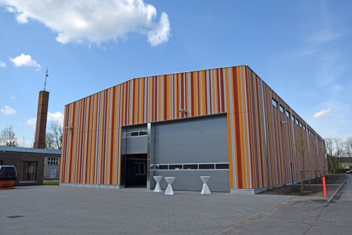MAX-Holz Systemtechnik GmbH weiht neue Produktionshalle ein MAX-Holz Systemtechnik GmbH weiht neue Produktionshalle ein