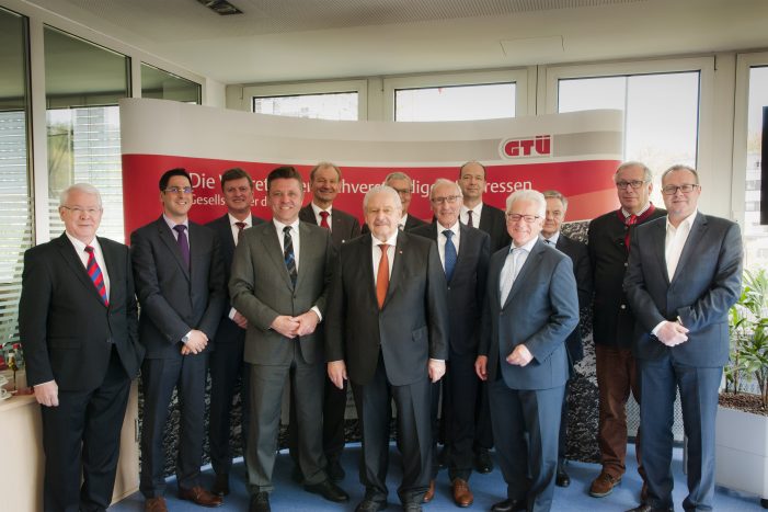 GTÜ und ZDK fordern: Abgasuntersuchung sinnvoll weiterentwickeln