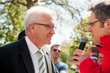 Grün-Schwarz: Bürger erinnern Grünen-Parteitag an Wahlversprechen, CETA nicht zuzustimmen (FOTO)