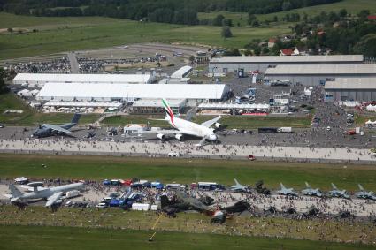 Ready for Take Off: ILA Berlin Air Show 2016 präsentiert modernstes Fluggerät mit innovativen Technologien / Rund 200 Fluggeräte vom unbemannten Flugsystem bis zu den „Riesen“ der Lüfte (FOTO)