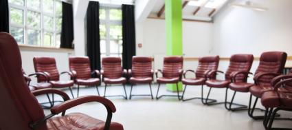 Warum Studierende im berufsbegleitenden Masterstudiengang Mehrdimensionale Organisationsberatung eines der erfolgreichsten Karriereprogramme sehen (FOTO)