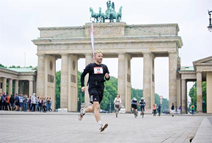 Santander startet Staffellauf quer durch Deutschland (FOTO)