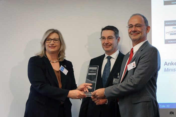 Wirtschaftsministerin Anke Rehlinger besucht eurodata