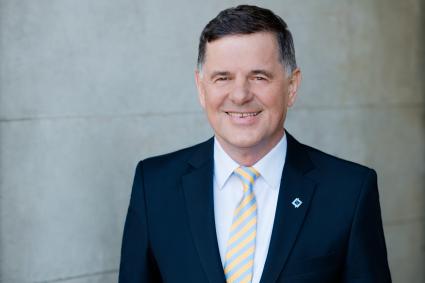 Weiterbildungsspezialist WBS Training wächst kontinuierlich weiter / Umsatz im Geschäftsjahr 2015 auf rund 82 Mio. Euro gestiegen (FOTO)