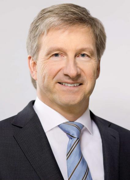 Wechsel an der Spitze des VdTÜV / Prof. Dr.-Ing. Axel Stepken übernimmt den Vorsitz (FOTO)