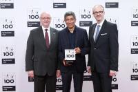 Ranga Yogeshwar gratuliert Detmolder Antriebshersteller zur Auszeichnung des TOP 100