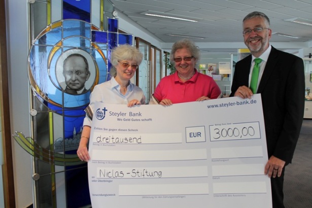 Steyler Bank-Stiftung spendet engagierten Stiftern 3.000 Euro