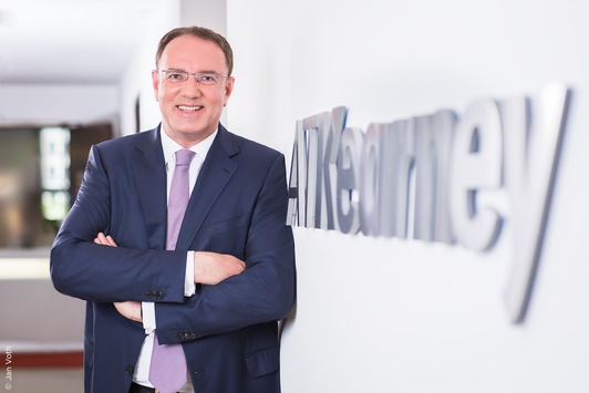 Vier neue Partner bei A.T. Kearney Zentraleuropa in 2016 (FOTO)