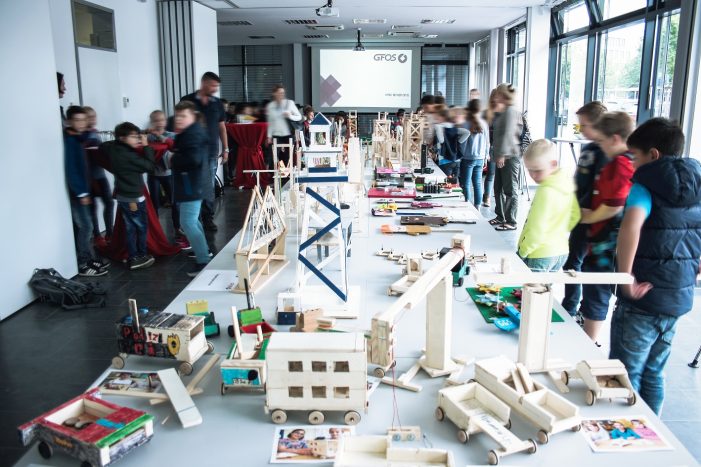 KiTec-Ausstellung bei der GFOS: Grundschulkinder stellen ihre Arbeiten vor