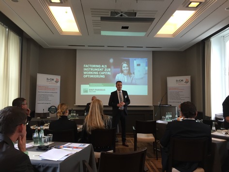 Großes Interesse an Factoring auf dem 1. Working Capital Management Symposium (FOTO)
