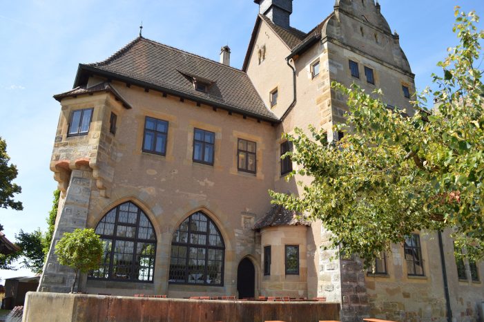 Mal röhrend, mal tickend – Worauf Geldanleger bei Oldtimern, Kunst und Uhren achten sollten