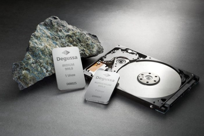 Degussa bietet als weltweit erster Edelmetallhändler Barren aus Iridium und Ruthenium an