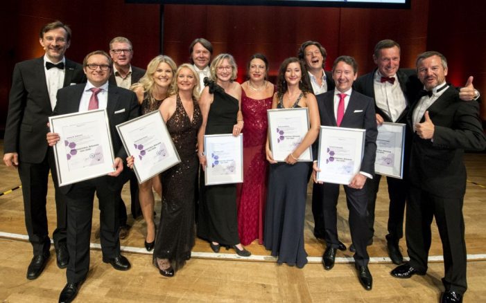 SpeakerINNEN an die Macht – Frauen erobern das Rednerbusiness SpeakerINNEN an die Macht – Frauen erobern das Rednerbusiness