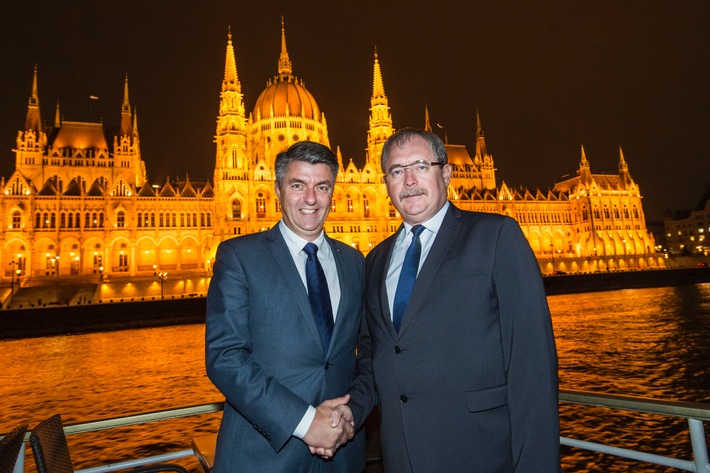 Ungarn ist Partnerland der Internationalen Grünen Woche Berlin 2017 – Unterzeichnung des Partnerlandvertrag besiegelt die traditionsreiche Zusammenarbeit (FOTO)