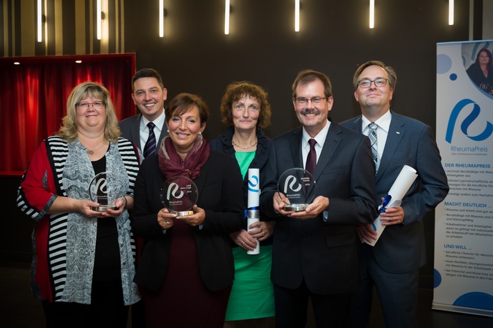 RheumaPreis 2016 für Arvato Bertelsmann, AWO Dortmund und die PCK Raffinerie / Initiative RheumaPreis prämiert zum achten Mal Lösungen für ein Berufsleben und eine Karriere mit Rheuma (FOTO)